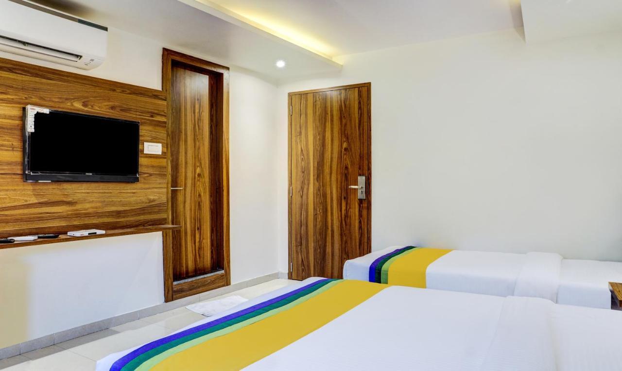 Treebo Trip Seven Olives Andheri Mumbai Exterior photo